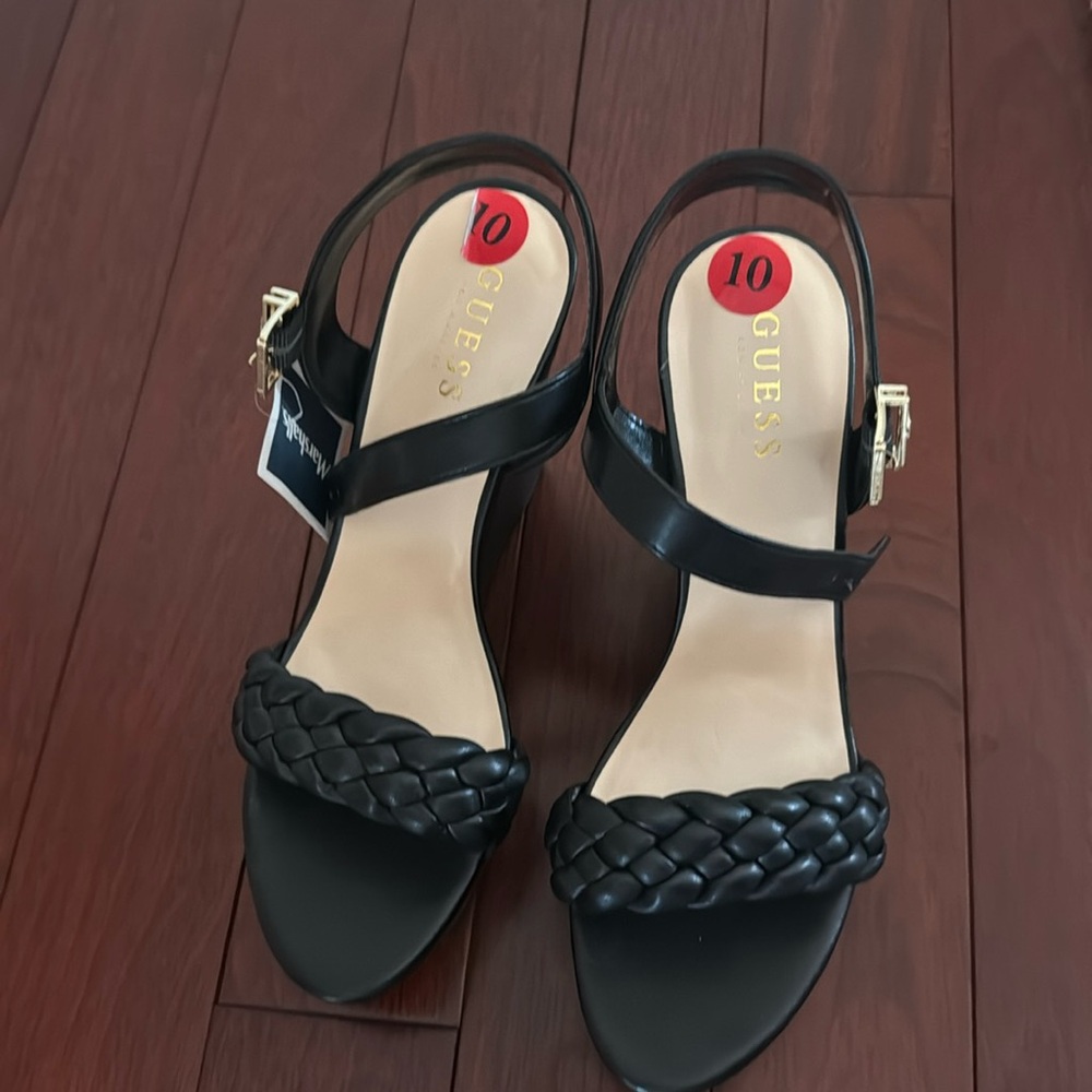 Brand new guess platform sandals